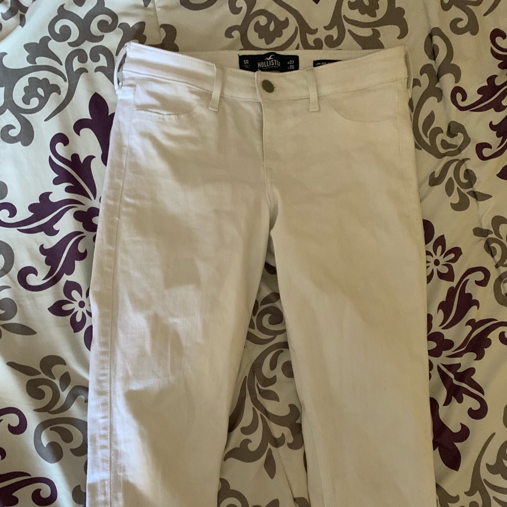White cropped stretchy Hollister jeans